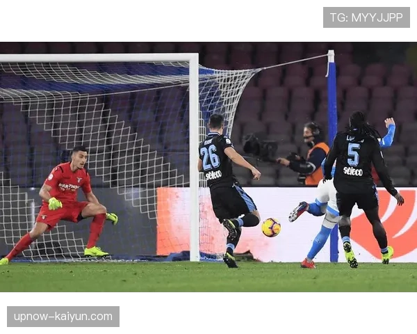 AC米兰2-2那不勒斯，莱奥个人突破造两球，但防守漏洞同样致命