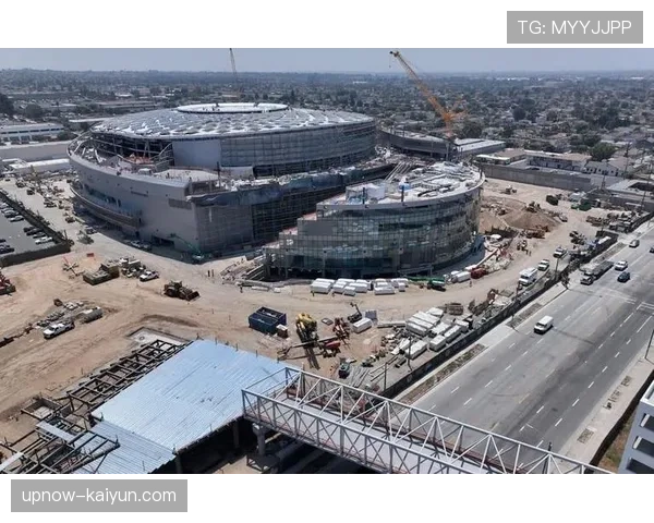 快船队新主场Intuit Dome进行最后测试,强调观赛体验与数据分析融合 快船队新主场Intuit Dome进行最后测试,强调观赛体验与数据分析融合